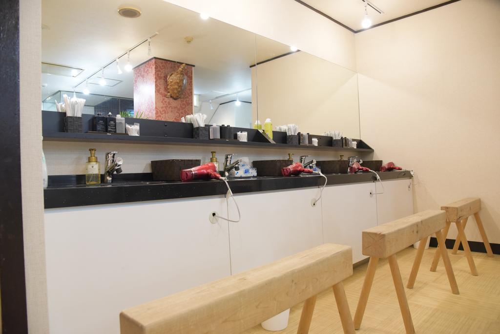 Capsule Inn Kinshicho Tokyo Bagian luar foto