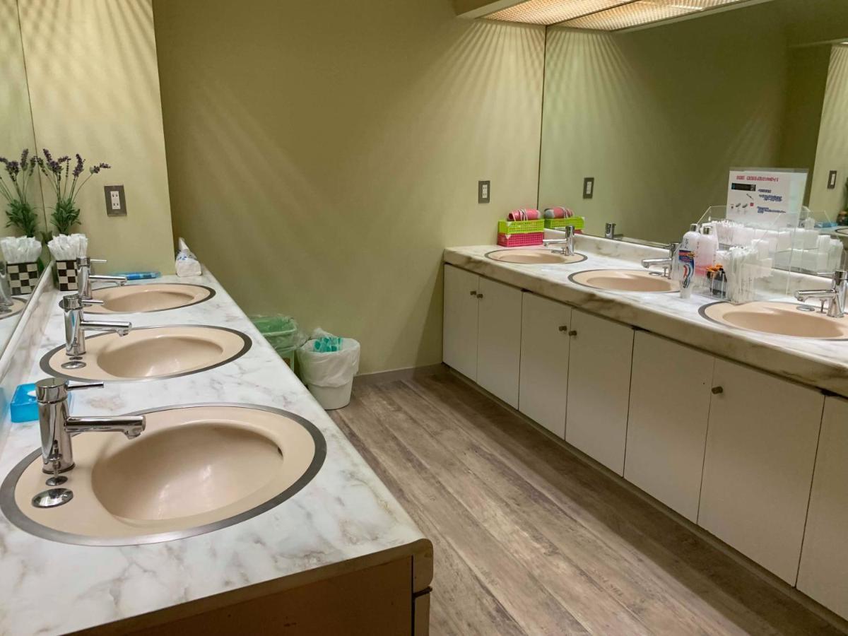Capsule Inn Kinshicho Tokyo Bagian luar foto